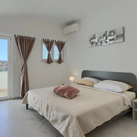 Holiday home Berg
